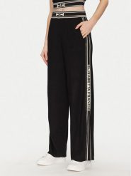 Elisabetta Franchi Spodnie dresowe KP-65S-51E2 Czarny Regular Fit. Czarne spodnie dresowe damskie Elisabetta Franchi, s, bez wzorów, z dresówki. Za 849.99 zł.