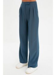 Trendyol Spodnie w kolorze niebieskim rozmiar: 38. Niebieskie spodnie materiałowe damskie Trendyol, bez wzorów, z materiału. Za 60.99 zł.
