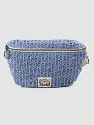 Levi's Saszetka w kolorze błękitnym - 27 x 18 x 2,5 cm rozmiar: onesize. Niebieskie nerki i saszetki damskie Levi's, bez wzorów, z materiału. Za 119.68 zł.