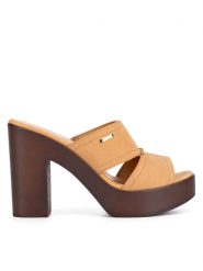 Lasocki Klapki BOLONIA EST-2026-02 Brązowy. Brązowe klapki damskie Lasocki, bez wzorów, ze skóry, bez obcasa, bez zapięcia. Za 169.99 zł.