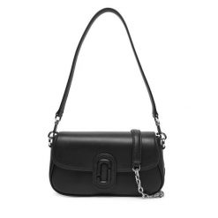 Torebka Marc Jacobs. Czarne torebki klasyczne damskie Marc Jacobs, bez dodatków. Za 1,039.00 zł.