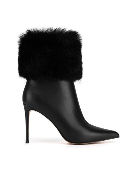 Eva Minge Botki HALAH-SL9596-202 Czarny. Czarne botki damskie Eva Minge, ze skóry, bez obcasa, na szpilce, bez zapięcia. Za 543.99 zł.