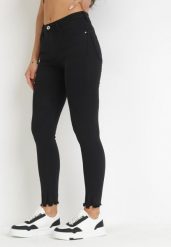 Czarne Spodnie Skinny Nyryore. Czarne rurki damskie Born2be, bez wzorów, z jeansu. Za 74.99 zł.