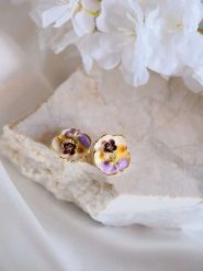 Lodie Silver Kolczyki-wkrętki z cyrkoniami rozmiar: onesize. Szare kolczyki damskie Lodie Silver, z cyrkonią, z mosiądzu. Za 43.99 zł.