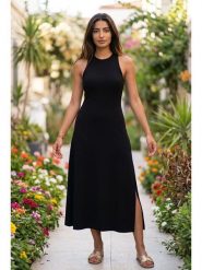 SOULSHAE Sukienka w kolorze czarnym rozmiar: XXL/3XL. Czarne sukienki damskie SOULSHAE, bez wzorów, z wiskozy, bez ramiączek. Za 134.95 zł.