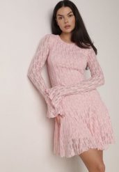 Różowa Sukienka Koronkowa z Rozkloszowanymi Rękawami Cinatea. Czerwone sukienki damskie Born2be, bez wzorów, z koronki, bez ramiączek. Za 149.99 zł.