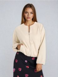 Kurtka bomber z imitacji zamszu - kremowy. Białe kurtki damskie Sinsay, l, bez wzorów, bez kaptura. Za 69.99 zł.