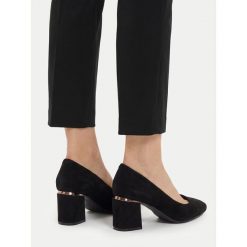 Czółenka JENNY. Czarne czółenka damskie Jenny, bez wzorów, bez obcasa. Za 129.99 zł.