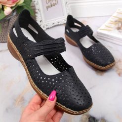 Skórzane półbuty damskie na rzep ażurowe granatowe Rieker 41399-14. Półbuty damskie Rieker, w ażurowe wzory, ze skóry, bez obcasa, bez zapięcia. Za 319.00 zł.