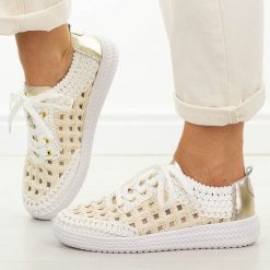 Białe koronkowe półbuty damskie DiA 5951. Białe półbuty damskie DiA, na jesień, bez wzorów, z jeansu, bez obcasa, na płaskiej podeszwie, bez zapięcia. Za 249.00 zł.