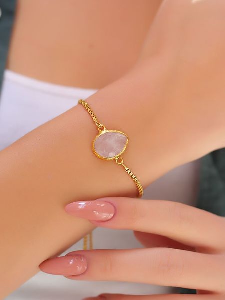 L'Atelier de Gaia Pozłacana bransoletka z elementami ozdobnymi rozmiar: onesize. Różowe bransoletki damskie L'Atelier de Gaia, pozłacane. Za 39.99 zł.