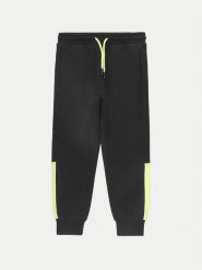 Coccodrillo Spodnie dresowe ZC4120103WBK Czarny Regular Fit. Czarne spodnie dresowe chłopięce COCCODRILLO, z bawełny. Za 49.90 zł.