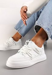 Białe Sneakersy Ozdobione Naszywką z Pandą i Szerokimi Sznurówkami Wannia. Białe obuwie sportowe damskie Renee, bez zapięcia. Za 79.99 zł.
