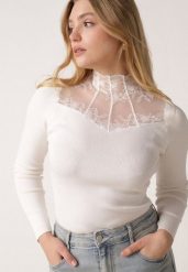 Biały Dopasowany Sweter z Półgolfem z Wiskozą Zdobiony Koronkową Siateczką Genna. Białe swetry klasyczne damskie Born2be, uniwersalny, z jeansu, bez kołnierzyka. Za 89.99 zł.