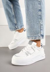Białe Sneakersy na Grubej Podeszwie z Perforacją i Geometrycznym Tłoczeniem Deolisa. Białe obuwie sportowe damskie Born2be, na jesień, z jeansu, bez zapięcia. Za 89.99 zł.