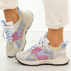 Niebieskie skórzane sneakersy damskie Vinceza 66744. Niebieskie obuwie sportowe casual damskie VINCEZA, na jesień, z jeansu, bez zapięcia, trekkingowe. Za 299.00 zł.