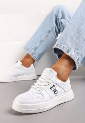 Białe Sneakersy z Drobną Perforacją i Małym Nadrukiem Fredomia. Białe obuwie sportowe damskie Renee, z materiału, bez zapięcia. Za 79.99 zł.
