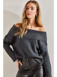 Bianco Lucci Sweter w kolorze antracytowym rozmiar: onesize. Czarne swetry klasyczne damskie Bianco Lucci, bez kołnierzyka. Za 86.99 zł.