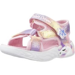 Sandały SKECHERS 302682N Rose. Czerwone sandały damskie Skechers, bez wzorów, z tkaniny, bez obcasa, bez zapięcia. Za 225.50 zł.
