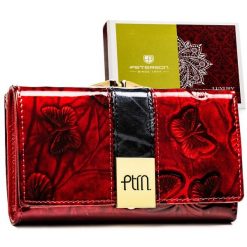 Czerwony portfel damski z lakierowanej skóry naturalnej z ozdobnym tłoczeniem - Peterson. Czerwone portfele damskie Peterson, bez wzorów, z lakierowanej skóry. Za 119.99 zł.