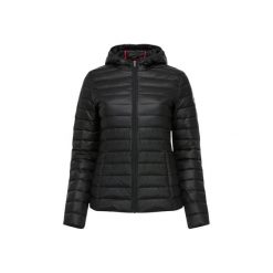 Damska lekka kurtka z kapturem JOTT Cloe Noos. Czarne kurtki damskie jott, bez wzorów, z puchu, z kapturem. W wyprzedaży za 689.00 zł.