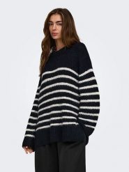 ONLY Sweter w kolorze czarnym rozmiar: S. Czarne swetry klasyczne damskie Only, s, bez kołnierzyka. Za 115.95 zł.
