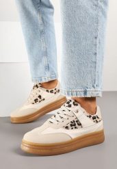 Beżowe Sneakersy Klasyczne Tenisówki z Panterkowym Zdobieniem Aludora. Brązowe obuwie sportowe damskie Born2be, z aplikacjami, bez zapięcia. Za 79.99 zł.