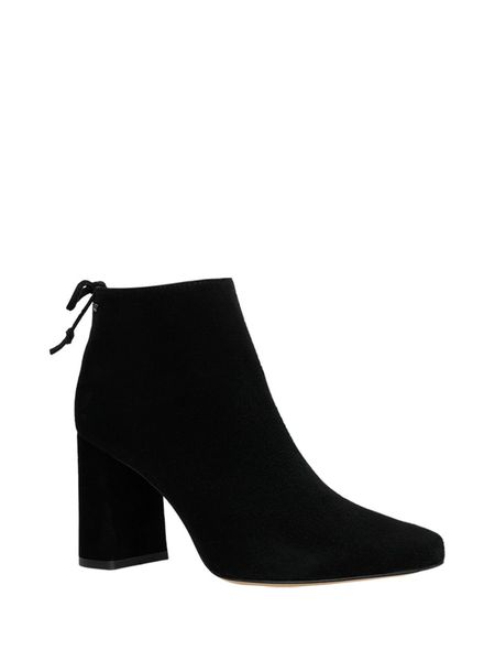 Wojas Skórzane botki w kolorze czarnym rozmiar: 38. Czarne botki damskie Wojas, ze skóry, eleganckie, bez obcasa, bez zapięcia. Za 390.45 zł.