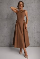 Brązowa Rozkloszowana Sukienka Koktajlowa z Bawełny z Dekoltem Łódką i Kieszeniami Fanilra. Brązowe sukienki damskie Renee, bez wzorów, z bawełny, klasyczne, bez ramiączek. Za 159.99 zł.