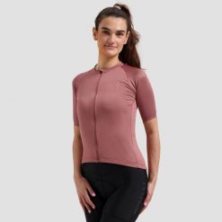 Koszulka rowerowa damska Rogelli Essential II. Czerwone koszulki damskie Rogelli, l, bez wzorów, bez kołnierzyka, bez ramiączek. Za 226.99 zł.