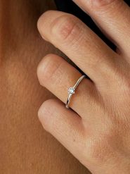 OR Carats Złoty pierścionek z diamentem rozmiar: 54. Szare pierścionki damskie OR Carats, z diamentem, złote. Za 1,252.99 zł.