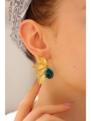Pierres delicates Pozłacane kolczyki-wkrętki z malachitami rozmiar: onesize. Żółte kolczyki damskie Pierres delicates, z malachitem, pozłacane. Za 96.37 zł.