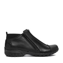 Botki Rieker. Czarne botki damskie Rieker, bez obcasa, na płaskiej podeszwie, bez zapięcia. Za 379.99 zł.