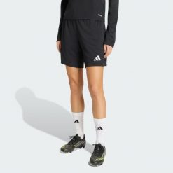 Szorty treningowe Entrada26. Białe spodenki sportowe damskie Adidas, m, bez wzorów, z materiału, z standardowym stanem, do piłki nożnej, climacool (adidas). Za 99.95 zł.