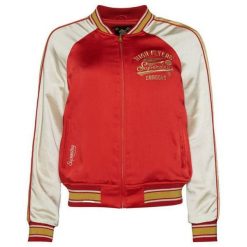 Kurtka turystyczna damska Superdry CNY Suikajan. Czerwone kurtki damskie Superdry, bez wzorów, z poliesteru, bez kaptura. Za 571.55 zł.