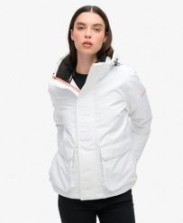 Kurtka przeciwwiatrowa z kapturem. Białe kurtki damskie Superdry, xs, bez wzorów, z kapturem. Za 486.00 zł.