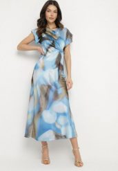 Niebieska Rozkloszowana Sukienka w Abstrakcyjny Print z Ozdobnym Marszczeniem Tillanara. Niebieskie sukienki damskie Born2be, bez wzorów, eleganckie, bez ramiączek. Za 149.99 zł.
