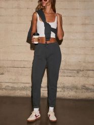 Milan Kiss Spodnie dresowe w kolorze antracytowym rozmiar: S. Czarne spodnie dresowe damskie Milan Kiss, s, bez wzorów, z dresówki. Za 165.99 zł.