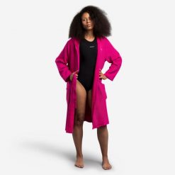 Second Life - Szlafrok na basen damski Decathlon Compact z... - Stan Doskonały. Czerwone szlafroki damskie Decathlon, bez wzorów, z bawełny, z kapturem. Za 101.99 zł.