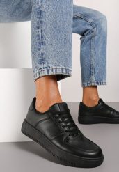 Czarne Sneakersy do Kostki z Imitacji Skóry ze Sznurowaniami Maiva. Czarne obuwie sportowe damskie Born2be, ze skóry, bez zapięcia. Za 84.99 zł.