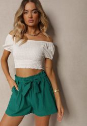 Ciemnozielone Szorty Bermudy High Waist z Dodatkiem Bawełny Wiązane w Pasie Quisevia. Zielone szorty damskie Renee, bez wzorów, z bawełny, z podwyższonym stanem. Za 39.99 zł.