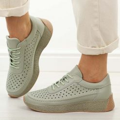 Zielone pikowane skórzane półbuty damskie Sergio Leone sp013. Zielone półbuty damskie Sergio Leone, na jesień, bez wzorów, z jeansu, z okrągłym noskiem, bez obcasa, na płaskiej podeszwie, bez zapięcia. Za 219.00 zł.