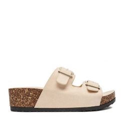 Klapki JENNY. Brązowe klapki damskie Jenny, bez wzorów, bez obcasa, bez zapięcia. Za 79.99 zł.