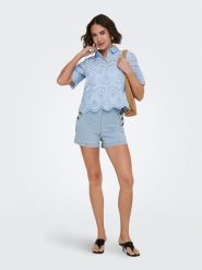 ONLY Bluzka w kolorze błękitnym rozmiar: XL. Niebieskie bluzki damskie Only, xl, bez wzorów, z bawełny, bez kołnierzyka, bez ramiączek. Za 83.03 zł.