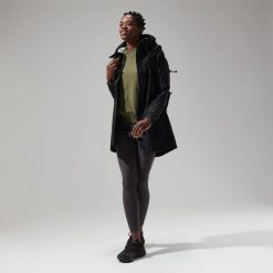 Płaszcz przeciwdeszczowy damski Berghaus Rothley Shell. Czarne płaszcze damskie Berghaus, bez wzorów, bez kaptura. Za 579.99 zł.