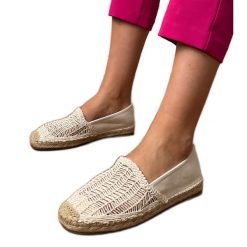 Beżowe espadryle ażurowe na platformie beżowy. Brązowe espadryle damskie w ażurowe wzory, z materiału, bez obcasa, na platformie. Za 81.09 zł.