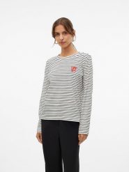 Vero Moda Koszulka w kolorze biało-czarnym rozmiar: M. Białe bluzki damskie Vero Moda, m, bez wzorów, z bawełny, bez kołnierzyka, bez ramiączek. Za 65.95 zł.