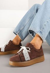 Brązowe Sneakersy na Niskiej Platformie z Aplikacjami i Kokardkami Divienne. Brązowe obuwie sportowe damskie Renee, z jeansu, bez zapięcia. Za 79.99 zł.