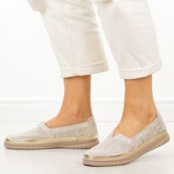 Złote skórzane półbuty damskie Filippo Dp7660/26. Żółte półbuty damskie Filippo, na lato, bez wzorów, z jeansu, z okrągłym noskiem, bez obcasa, na płaskiej podeszwie, bez zapięcia. W wyprzedaży za 192.72 zł.