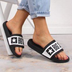 Klapki sportowe czarne Big Star LL274739. Czarne klapki damskie Big Star, bez wzorów, z materiału, bez obcasa, bez zapięcia. Za 59.99 zł.